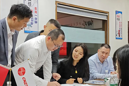 政府關(guān)懷暖企心 | 市領(lǐng)導(dǎo)蒞臨臺冷空調(diào)考察指導(dǎo)，共繪智能制造新藍(lán)圖